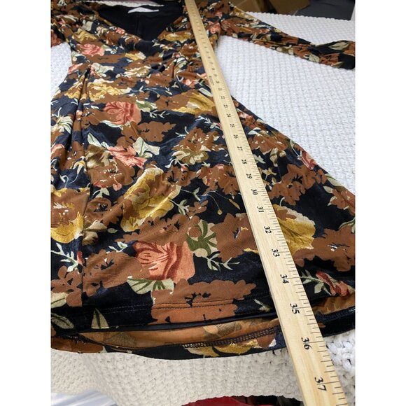 ASTR The Label Velvet Burnout Floral Lanita Wrap Dress Size Medium Long Sleeve - Picture 9 of 16